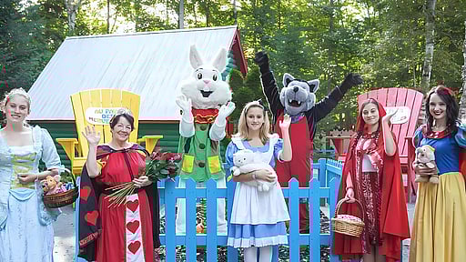 À offrir à vos plus petits ! 1 accès d'une journée au parc d'attractions Au Pays des Merveilles - Manèges, animation, jeux d'eau, Cendrillon, Blanche-Neige et plus encore !