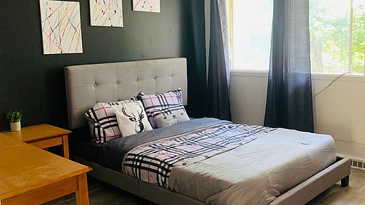 Au cœur de Laurentides, près de Saint-Sauveur ! Une ou deux nuitées pour jusqu’à 4 pers. en chambre nouvellement rénovée avec bouteille de vin et rabais au Spa Pur Mer